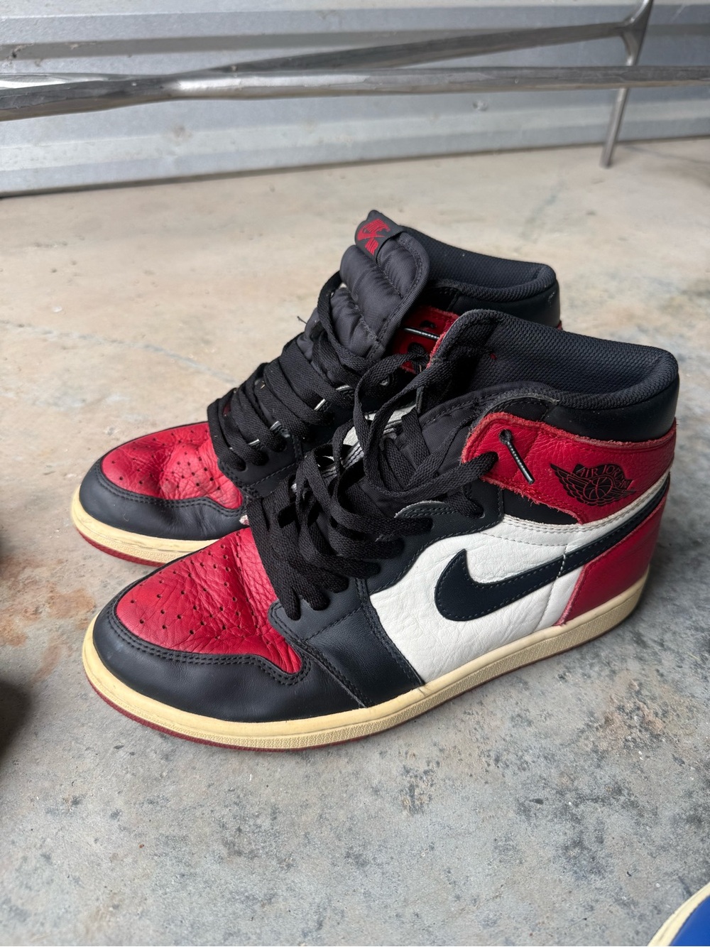 Nike Air Jordan 1 Retro High OG 'Black Red White' 2017
